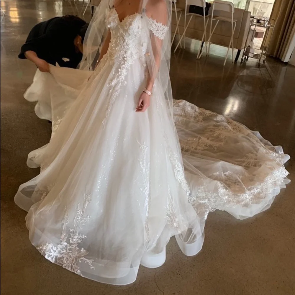 Mia Solano “Tara” sleeveless wedding dress - Picture 3 of 6
